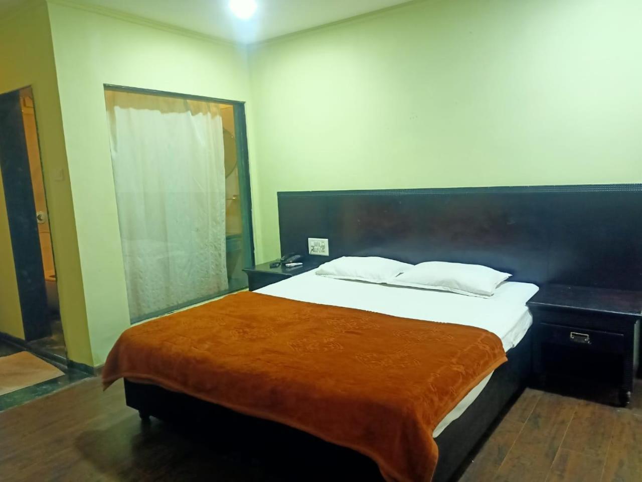 Hotel Skylark Nagpur Zewnętrze zdjęcie