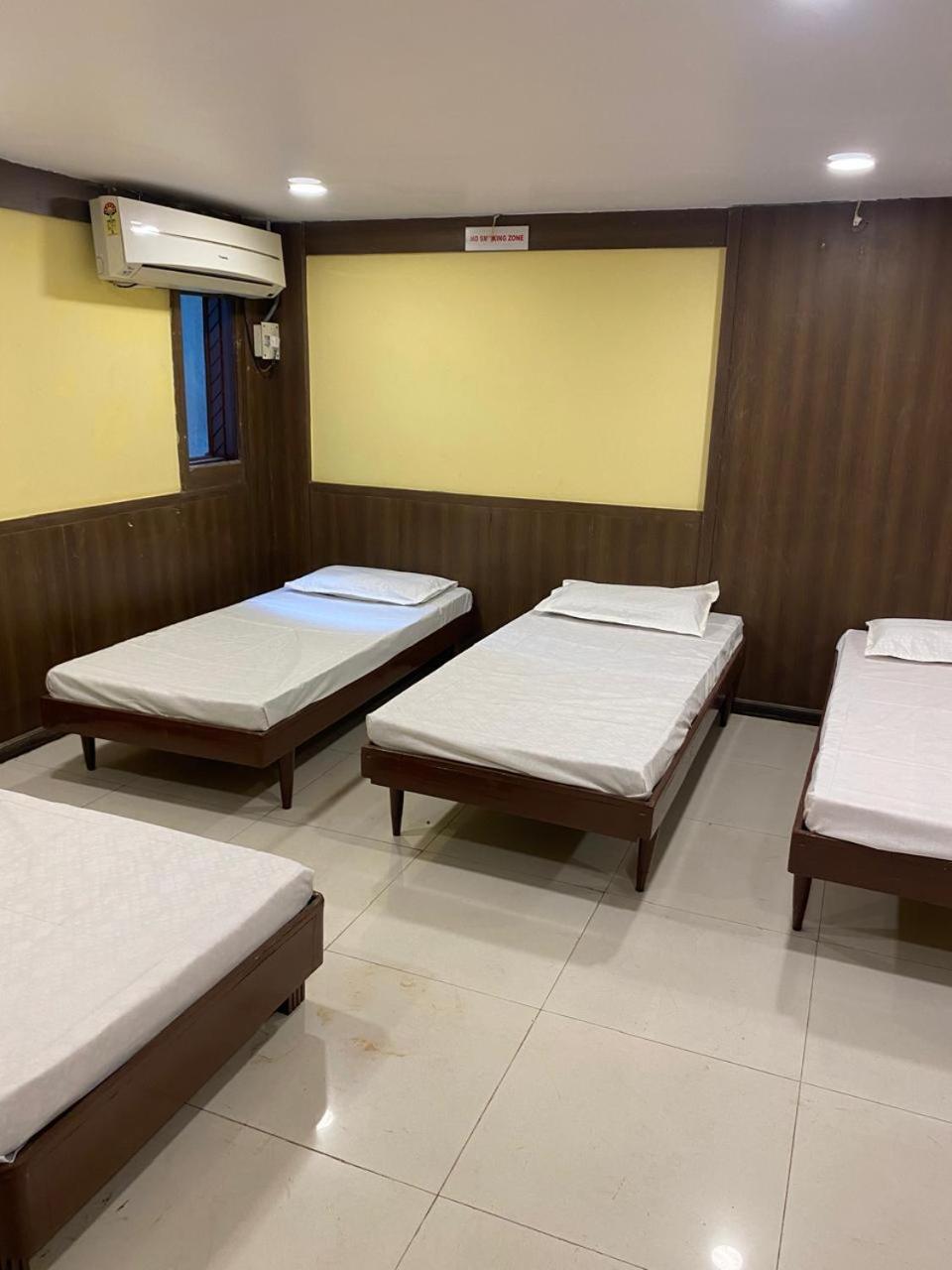Hotel Skylark Nagpur Zewnętrze zdjęcie